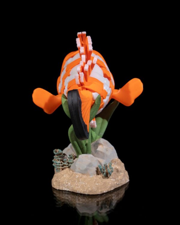 Flexi Nestor, The Clownfish Fidget Articulated Fish with Stand - Image 5