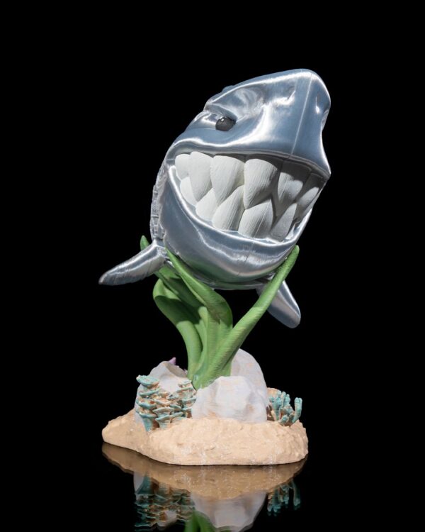 Flexi Travis, The Great White Shark Fidget Toy with Stand - Image 2